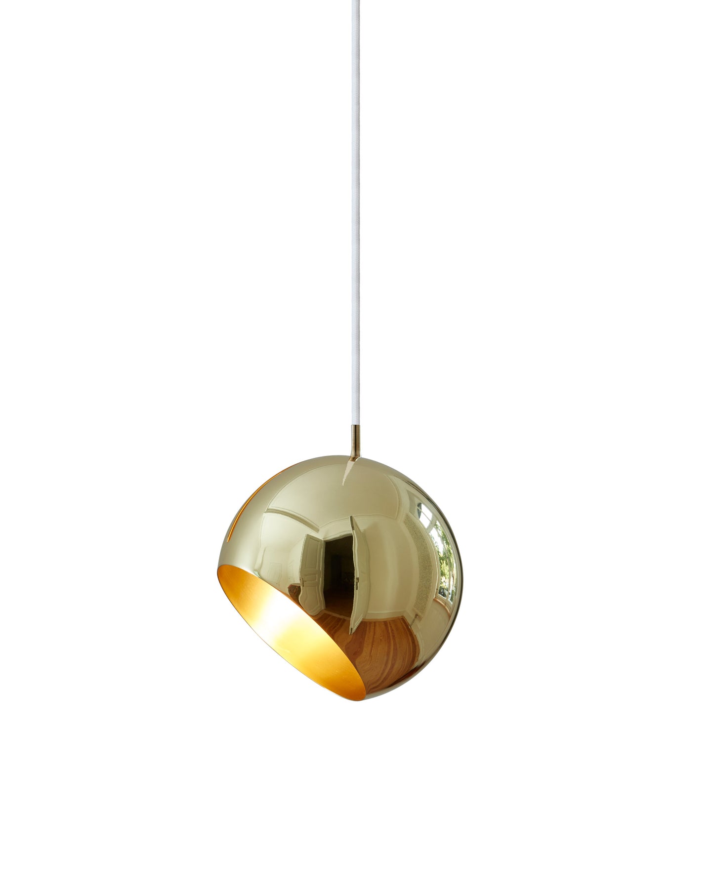 Nyta – Tilt Globe Brass